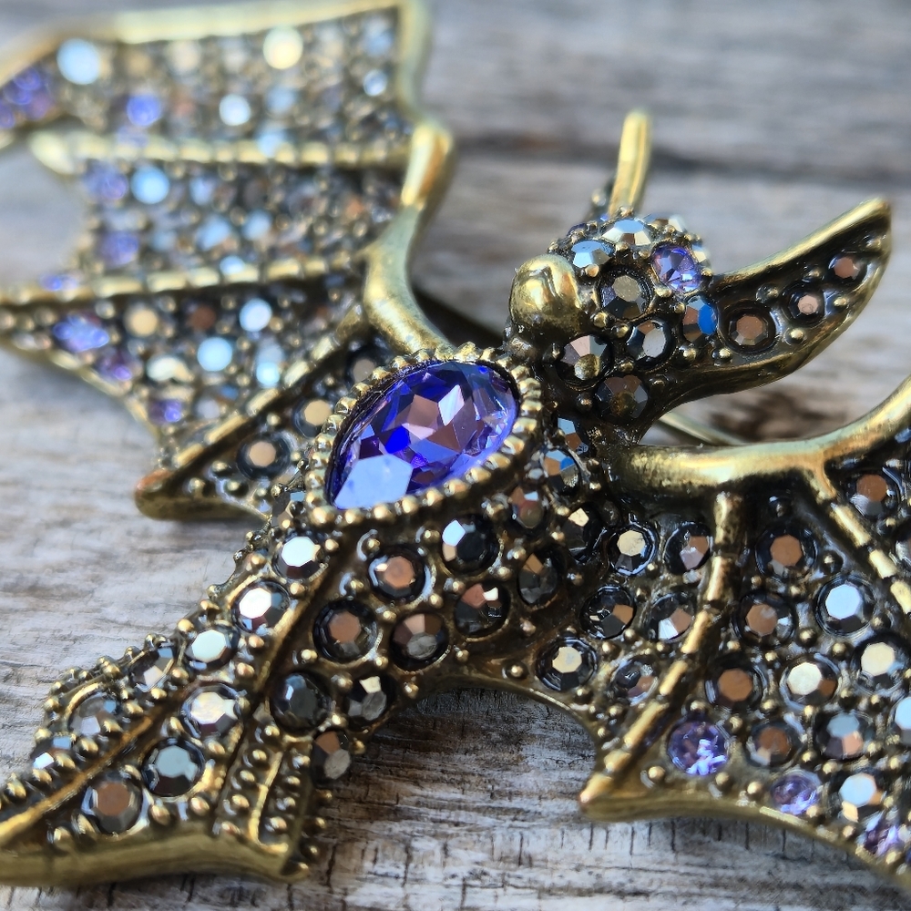 HEIDI DAUS Swarovski Crystal BAT Brooch Pin Mint Original Box Halloween Designer - Picture 11 of 16